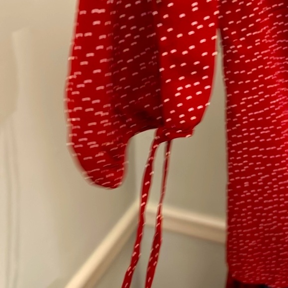 Polka Dot Top Tie Sleeves New With Tags Women’s Size Medium Red White - Picture 5 of 9